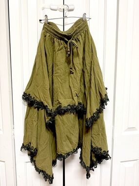 ROMWE Olive Green Asymmetrical Handkerchief Skirt with Green Lace